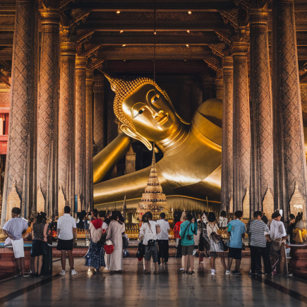 wat-pho-bouddha-couche-visiteurs