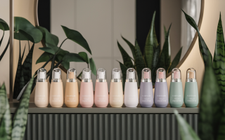 produits-beaute-coiffeuse-minimaliste-pastel