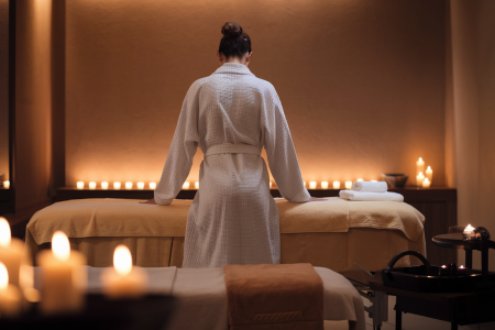 spa-elegant-table-massage-bougies